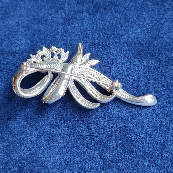 Charter Club Brooch Pin Blue Crystal Rhinestones Modern Swirl Silver Tone - Picture 2 of 7